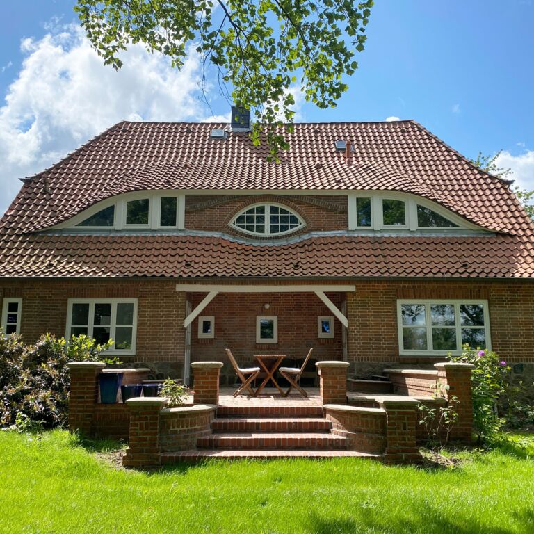 Atelierhaus mit Terrasse